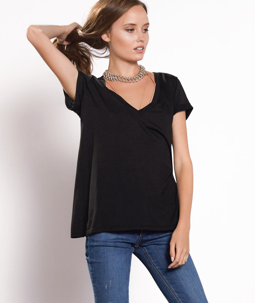 Beechwood Deep V-Neck Tee – stylesaint